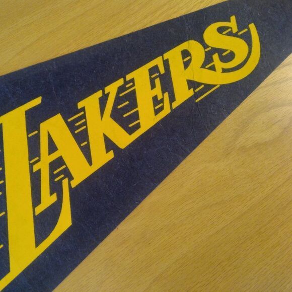 Vintage 60s Los Angeles Lakers The Forum NBA Pennant Flag 29.5 - Picture 3 of 6